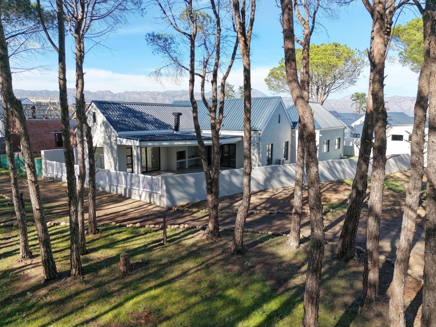 4 Bedroom Property for Sale in Mzuri Estate Western Cape